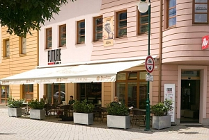 FUTURE CAFE