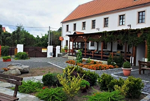 Restaurace a penzion Na Statku
