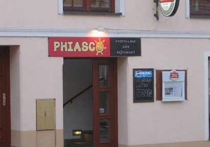 Phiasco cocktail bar