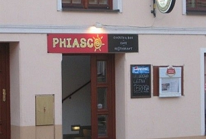 Phiasco cocktail bar