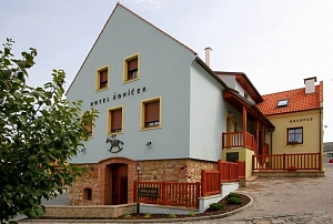 Hotel a restaurace Koníček